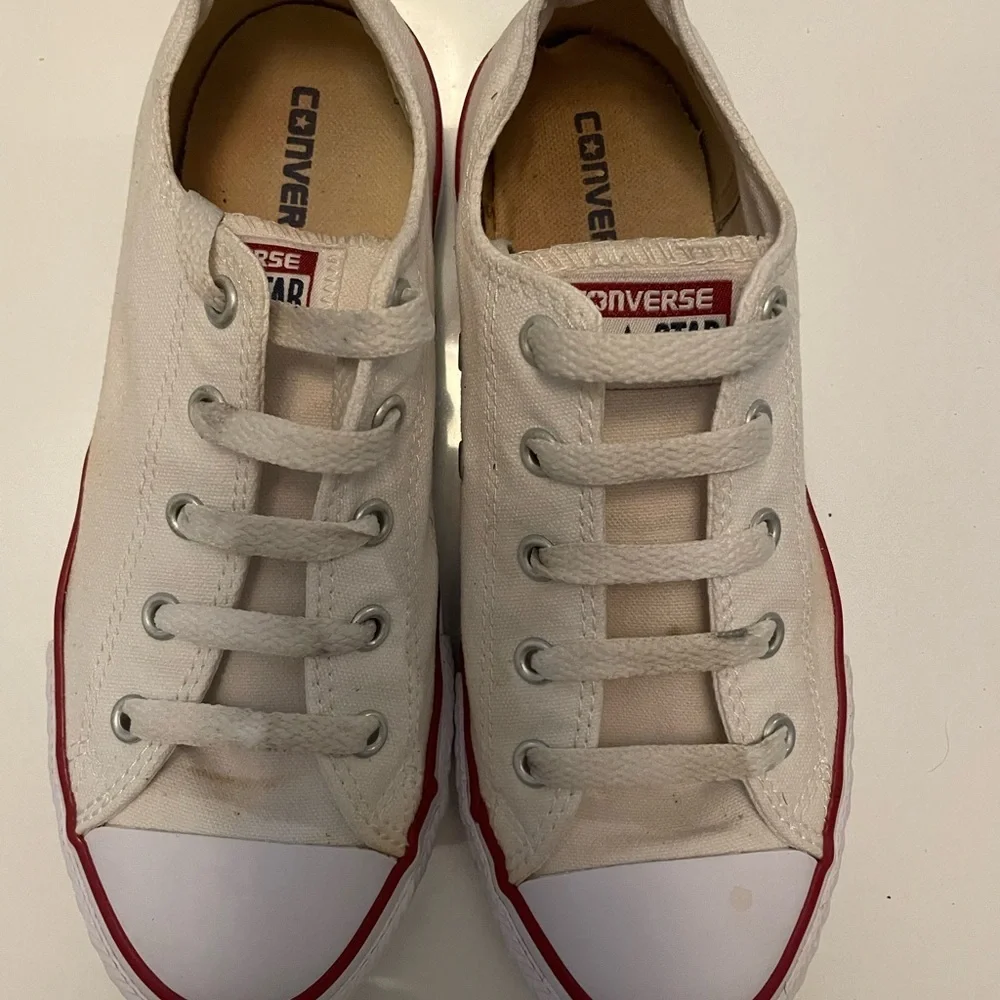 Converse White and Red Sneakers Classic Canvas Design size 3